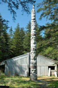 DSC_0031.jpg - Lone totem pole standing at entrance to the ceremonial "Long Hall."