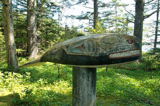 DSC_0037.jpg - This totem represents a black fish or Orca whale.