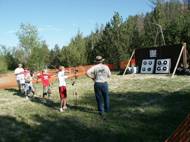 08bessey_balloon_target_shoot.jpg